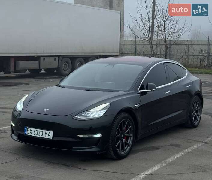 2019 Tesla Model 3, VIN 5YJ3E1EB2KF197031:plate — фото 1 (autoria)