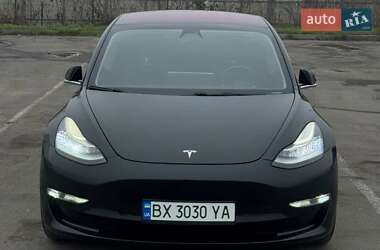 Седан Tesla Model 3 2019 в Черновцах