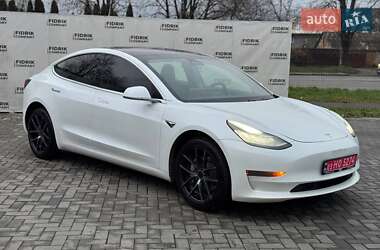 Седан Tesla Model 3 2020 в Луцьку