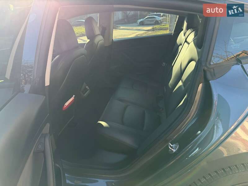 Седан Tesla Model 3 2020 в Харкові