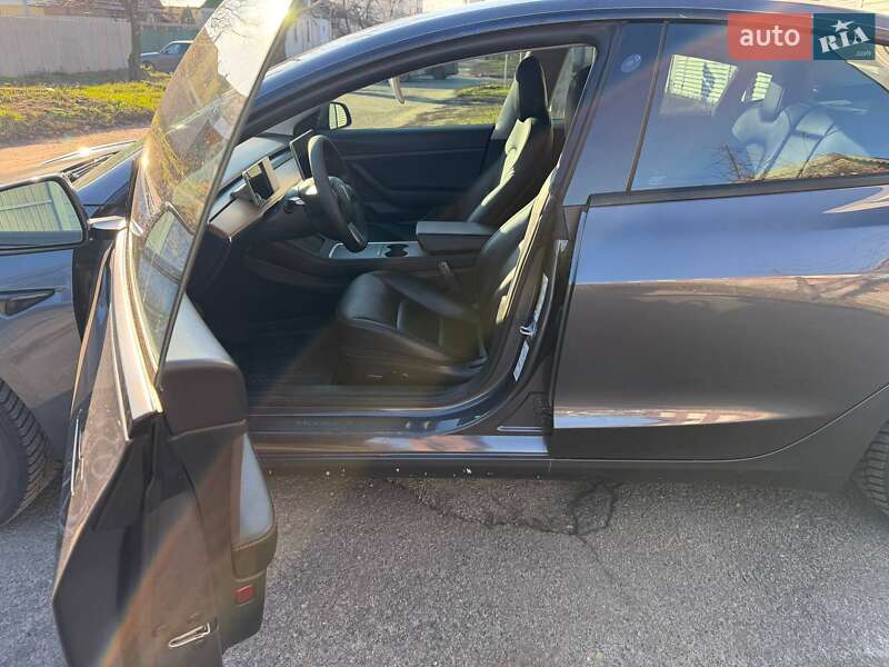 Седан Tesla Model 3 2020 в Харкові