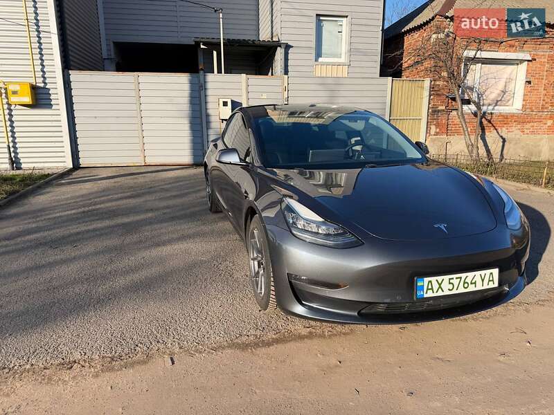 Tesla Model 3 2020