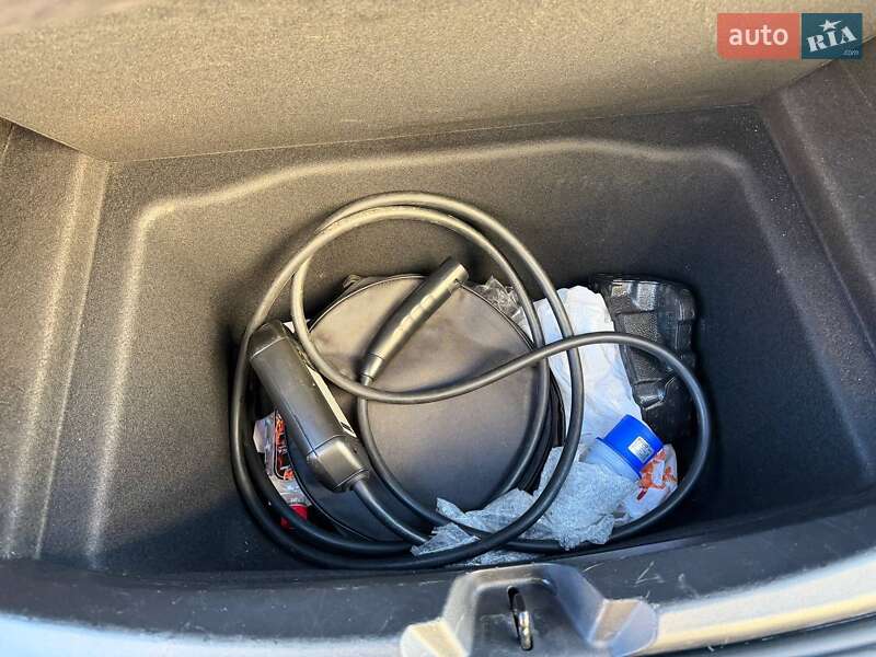 Седан Tesla Model 3 2020 в Харкові