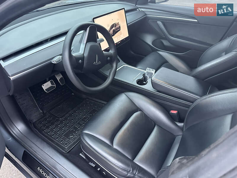 Седан Tesla Model 3 2022 в Киеве