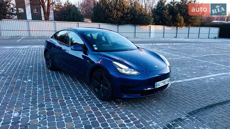 Седан Tesla Model 3 2022 в Луцке