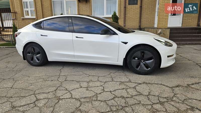 Седан Tesla Model 3 2019 в Знаменке