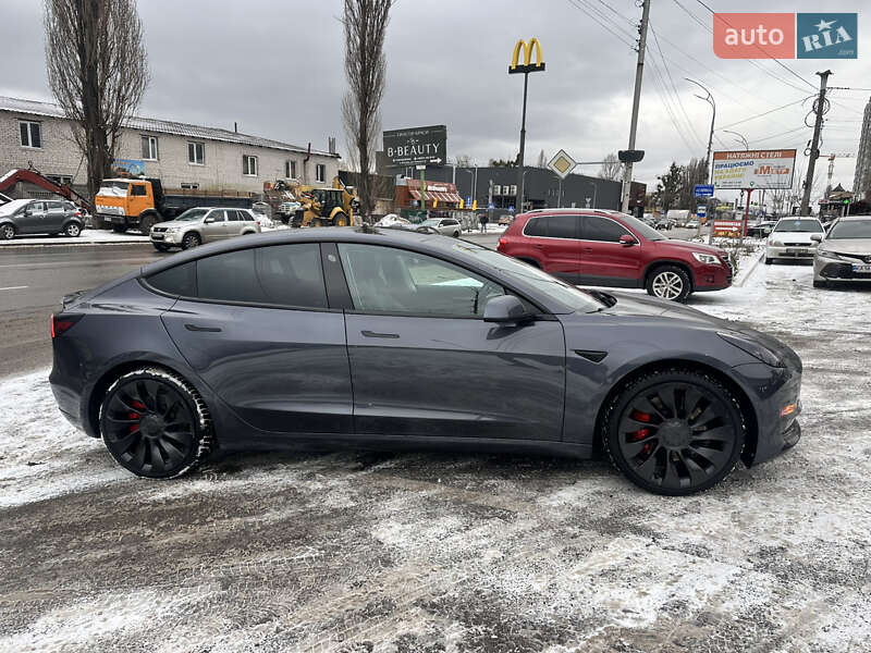 Седан Tesla Model 3 2021 в Вышгороде