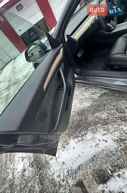 Седан Tesla Model 3 2021 в Вышгороде