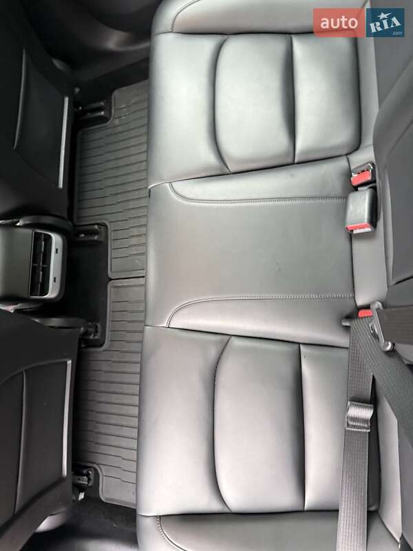 Седан Tesla Model 3 2020 в Киеве