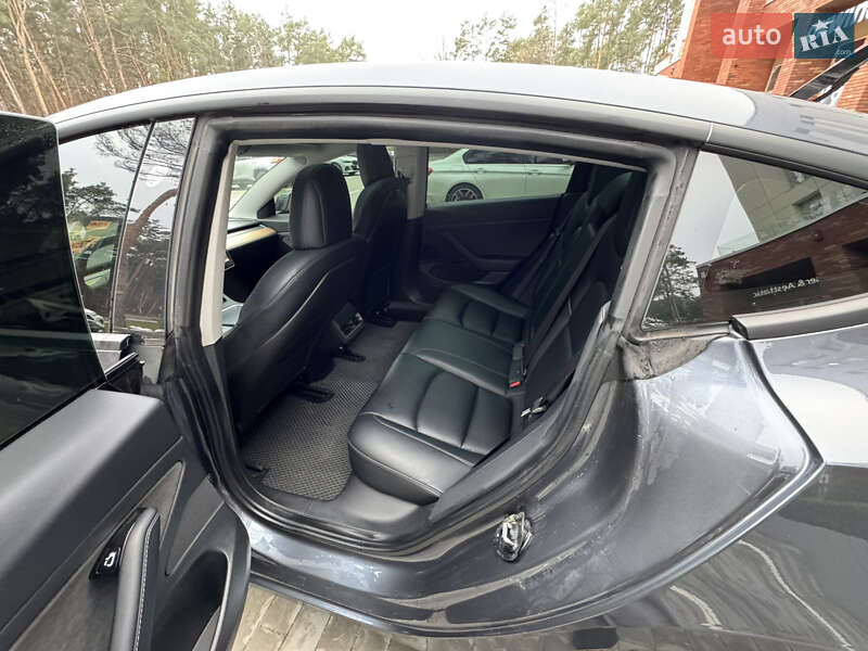 Седан Tesla Model 3 2019 в Києві