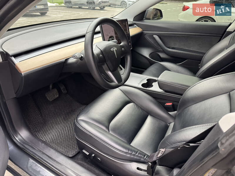 Седан Tesla Model 3 2019 в Києві