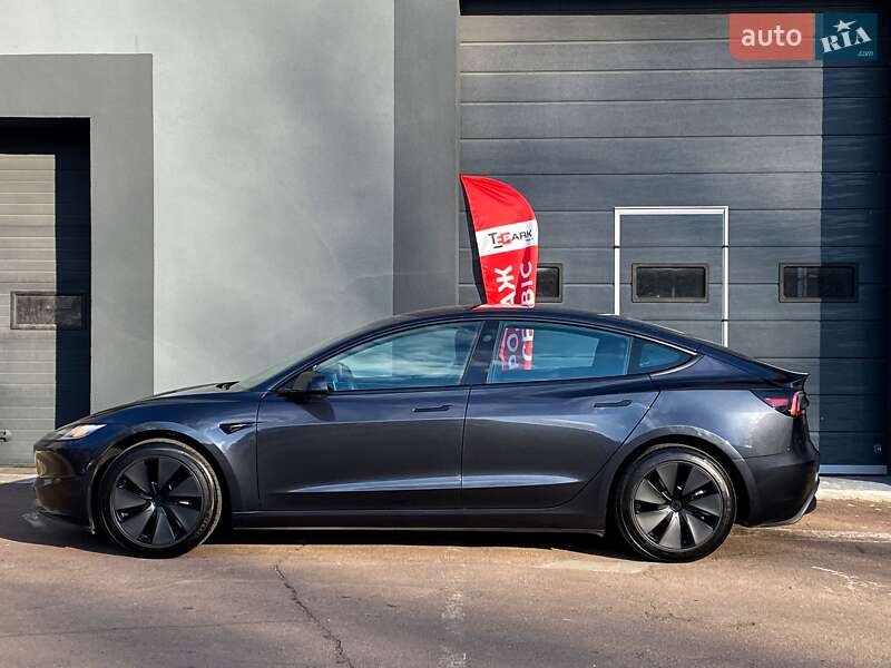 Седан Tesla Model 3 2024 в Києві