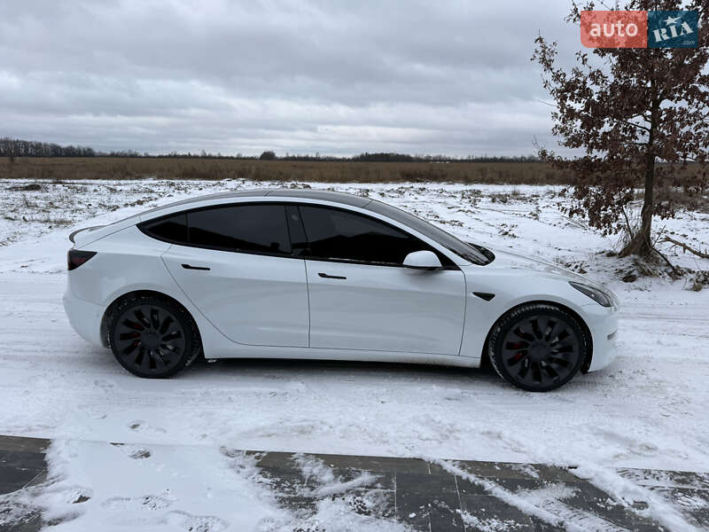 Седан Tesla Model 3 2021 в Киеве