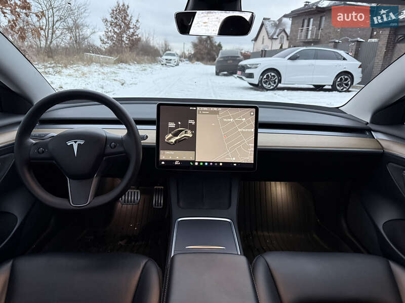 Седан Tesla Model 3 2021 в Киеве
