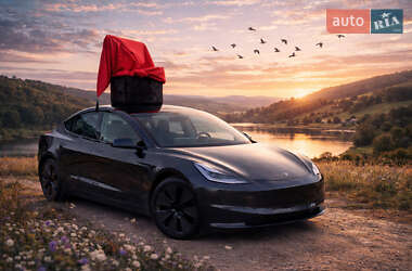 Седан Tesla Model 3 2024 в Києві