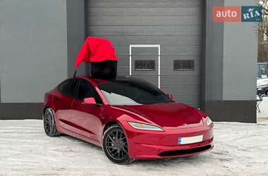 Седан Tesla Model 3 2024 в Києві