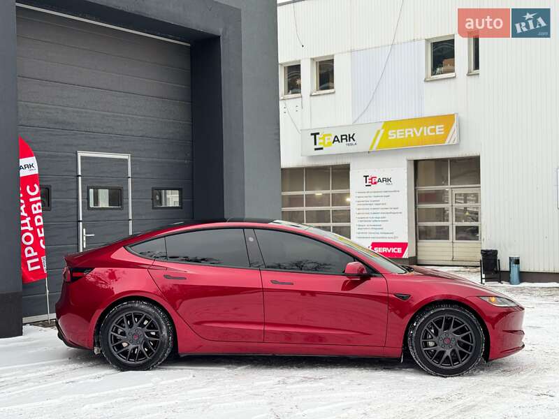 Седан Tesla Model 3 2024 в Киеве