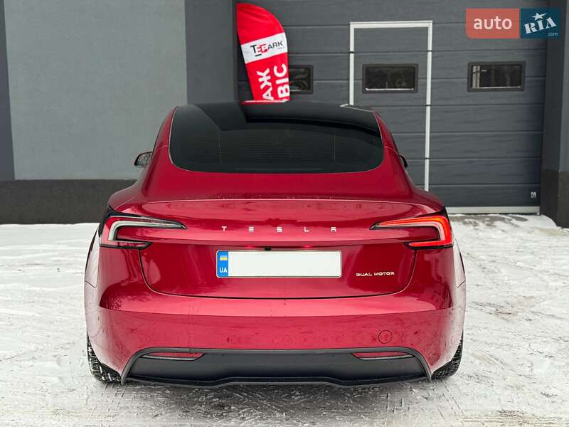 Седан Tesla Model 3 2024 в Киеве