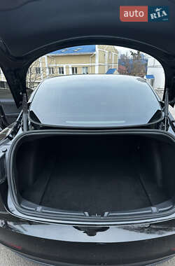 Седан Tesla Model 3 2022 в Киеве