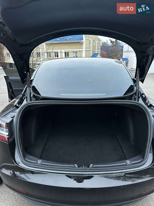 Седан Tesla Model 3 2022 в Киеве