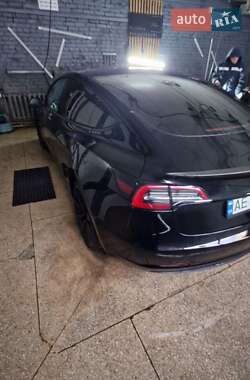 Седан Tesla Model 3 2023 в Дніпрі
