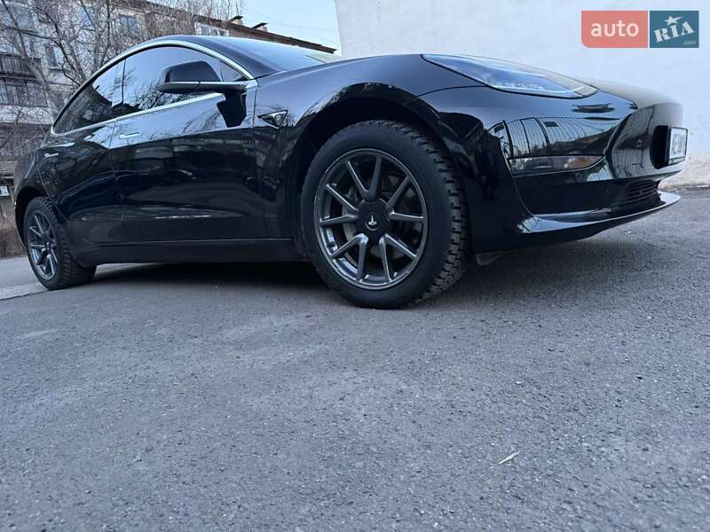 Седан Tesla Model 3 2019 в Кривом Роге