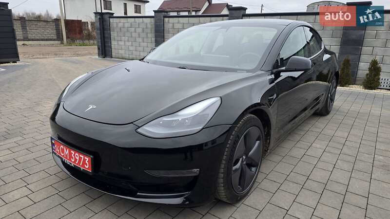 Седан Tesla Model 3 2021 в Ивано-Франковске