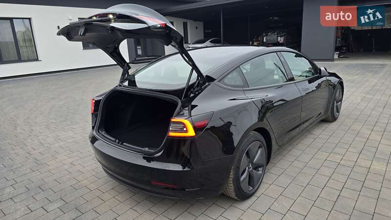 Седан Tesla Model 3 2021 в Ивано-Франковске