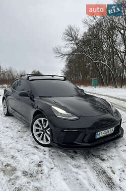 Седан Tesla Model 3 2020 в Коломиї