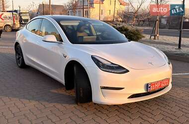 Седан Tesla Model 3 2020 в Киеве