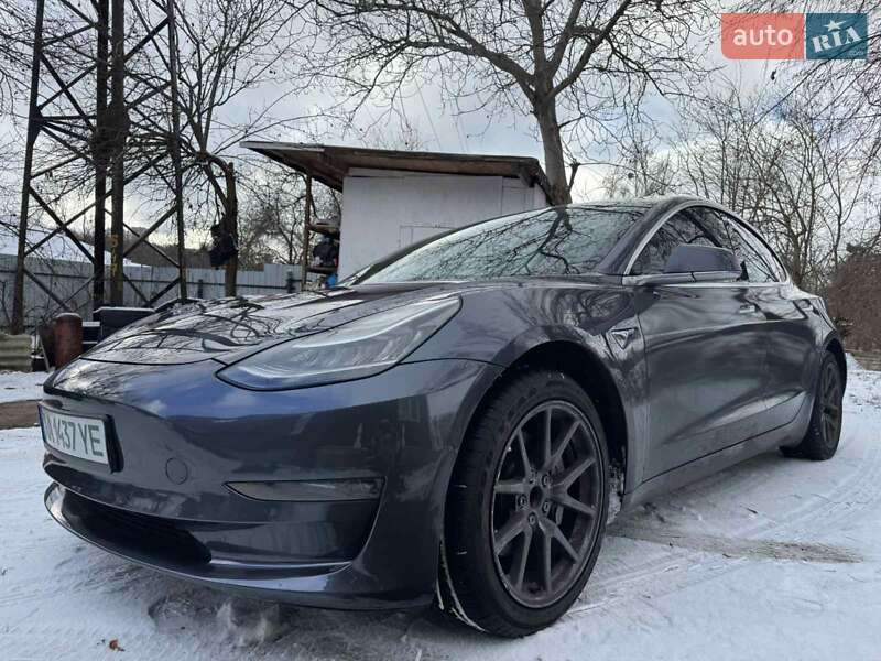 Седан Tesla Model 3 2020 в Киеве