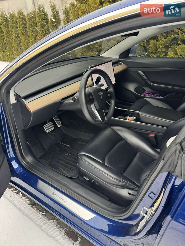 Седан Tesla Model 3 2019 в Львові фото 12 Седан Tesla Model 3 2019 в Львові