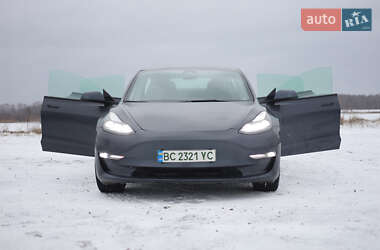 Седан Tesla Model 3 2021 в Львові
