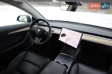 Седан Tesla Model 3 2021 в Львові