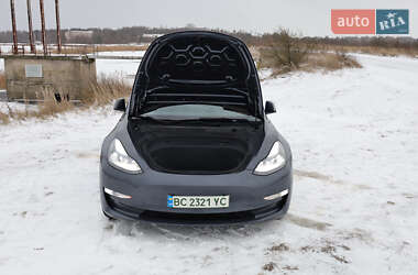 Седан Tesla Model 3 2021 в Львові