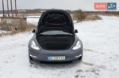 Седан Tesla Model 3 2021 в Львові