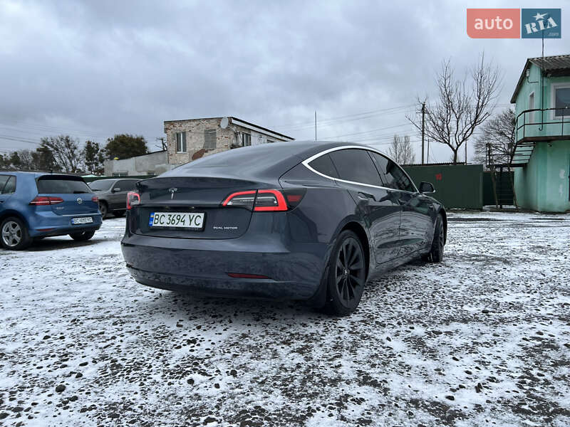 Седан Tesla Model 3 2020 в Сокалі