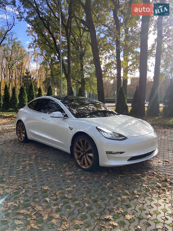 Седан Tesla Model 3 2020 в Харькове