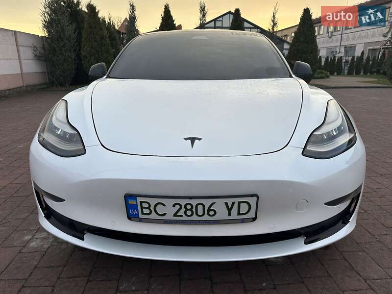 Седан Tesla Model 3 2020 в Стрые