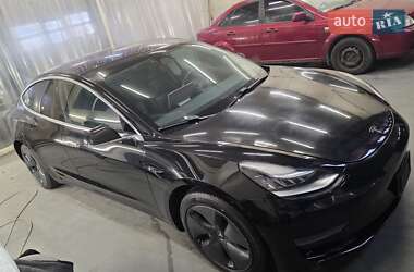 Седан Tesla Model 3 2018 в Львове