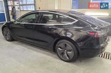 Седан Tesla Model 3 2018 в Львові