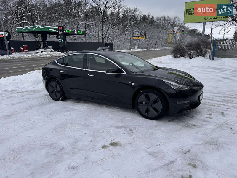 Седан Tesla Model 3 2018 в Киеве