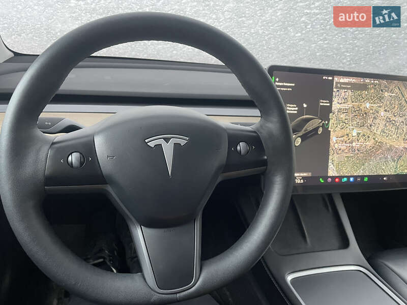 Седан Tesla Model 3 2021 в Киеве