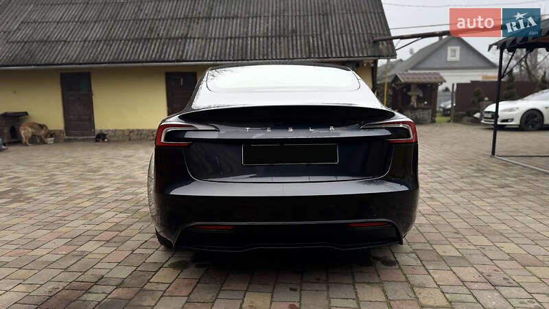 Седан Tesla Model 3 2024 в Кременці