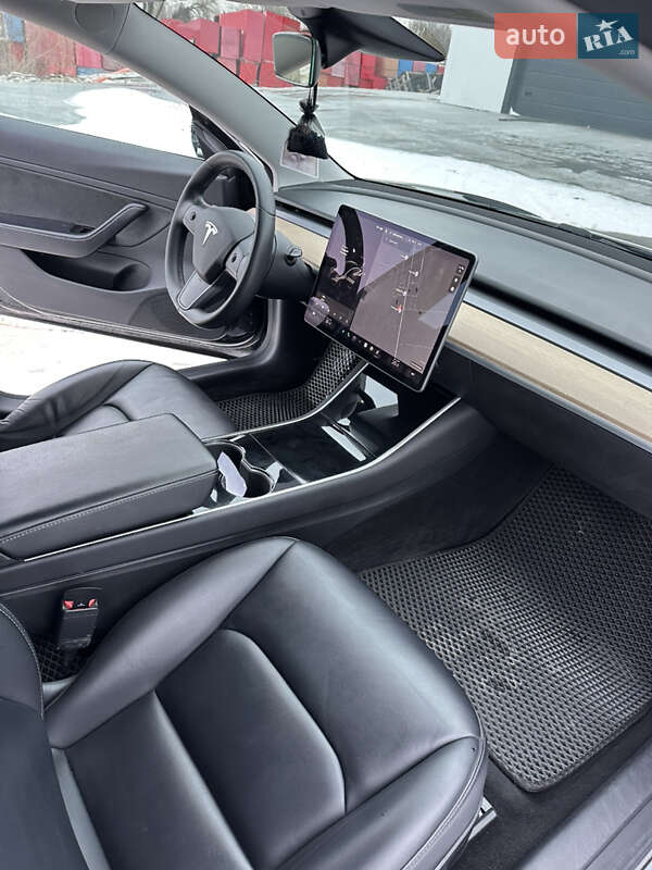 Седан Tesla Model 3 2019 в Киеве фото 11 Седан Tesla Model 3 2019 в Киеве