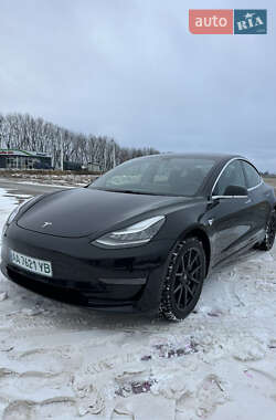 Седан Tesla Model 3 2019 в Киеве