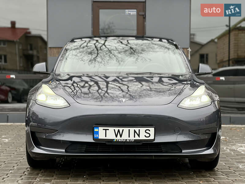 Седан Tesla Model 3 2023 в Одессе