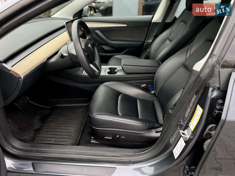 Седан Tesla Model 3 2023 в Одессе