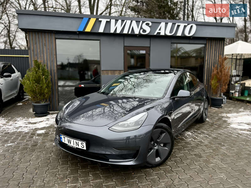 Седан Tesla Model 3 2023 в Одессе