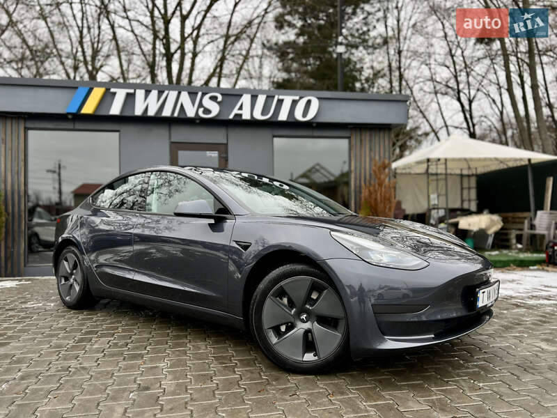 Седан Tesla Model 3 2023 в Одессе